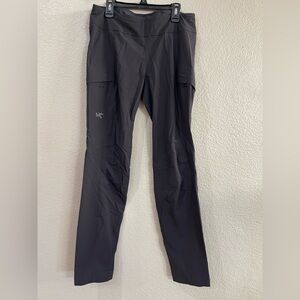 Arc'teryx Sabria women’s black pants size 6